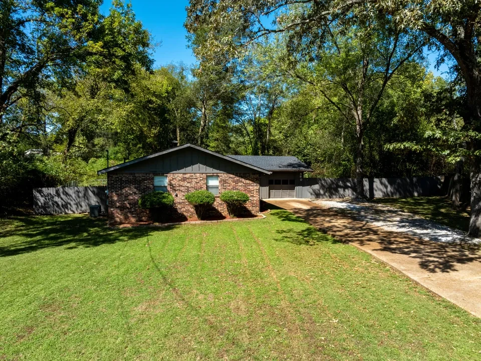 Charming 2-Bedroom Starter Home in West Batesville, AR